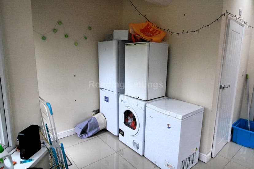 CRESCENT ROAD - Image 11