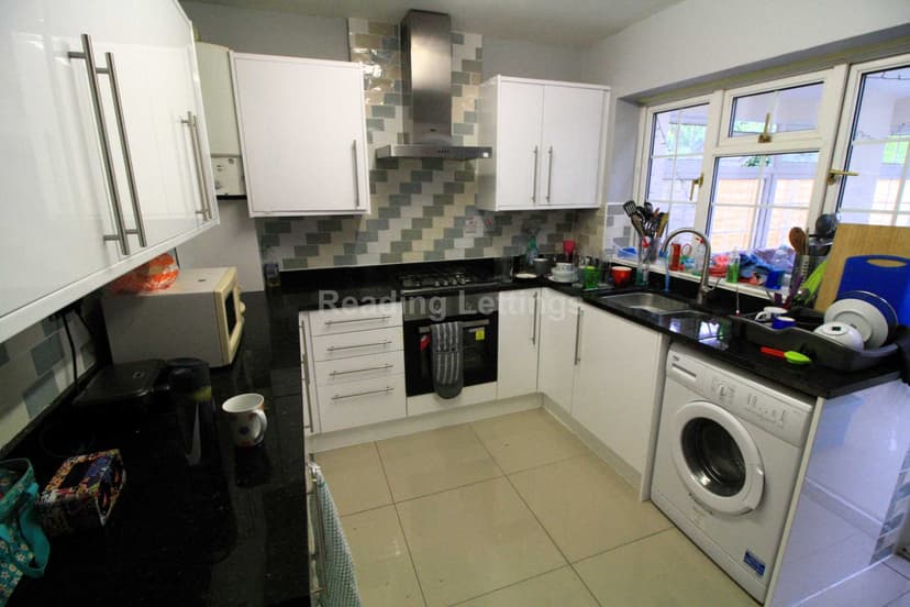 CRESCENT ROAD - Image 2