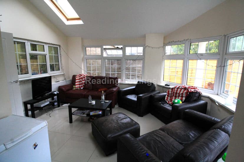 CRESCENT ROAD - Image 5