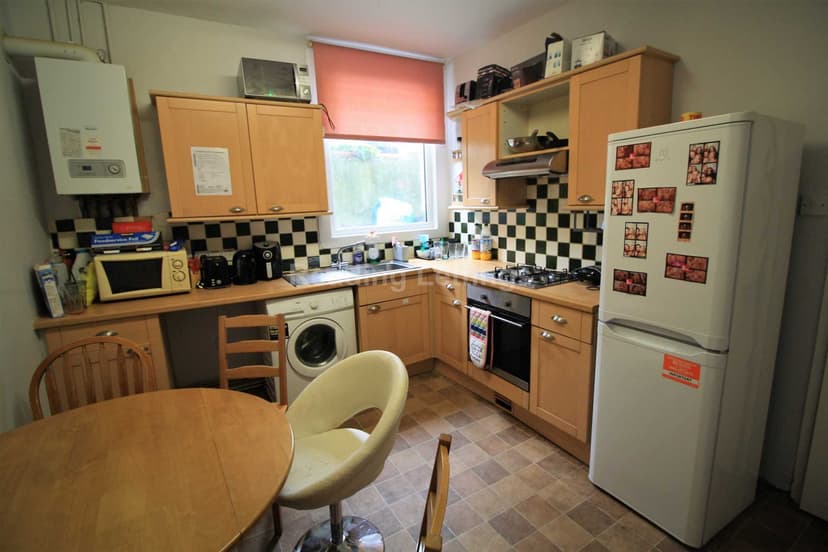 ERLEIGH ROAD - Image 10