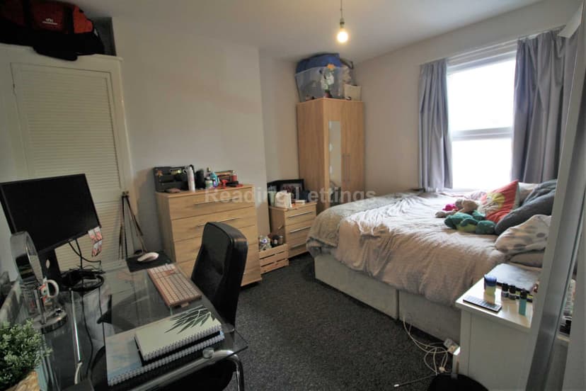 ERLEIGH ROAD - Image 5