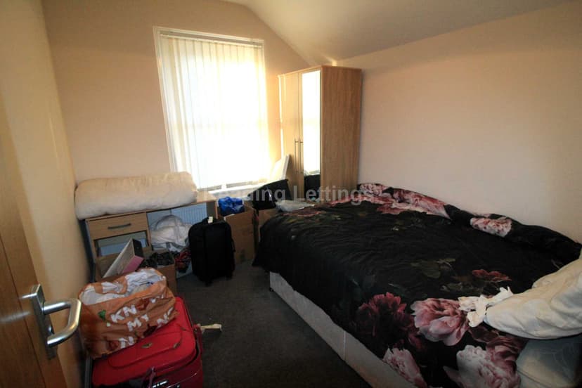 GRANGE AVENUE - MOST BILLS INCLUDED - Image 10