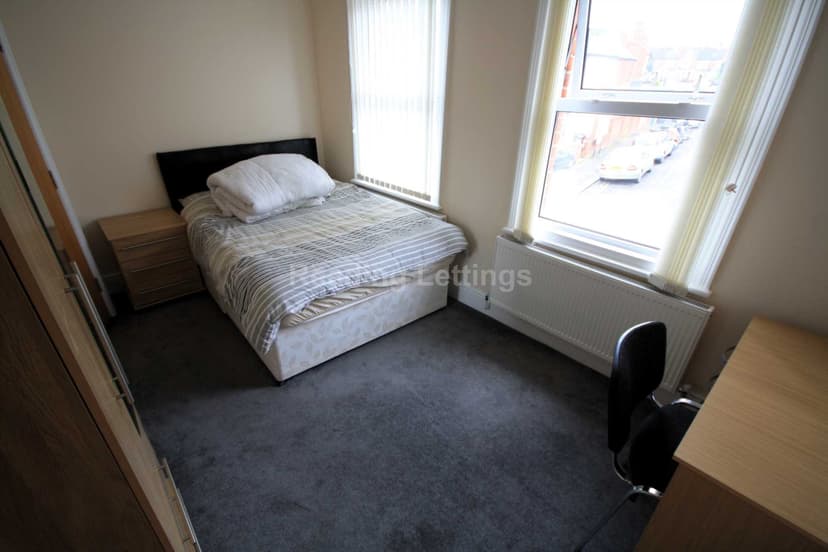 GRANGE AVENUE - MOST BILLS INCLUDED - Image 14