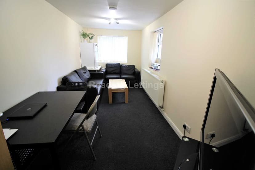 GRANGE AVENUE - MOST BILLS INCLUDED - Image 8