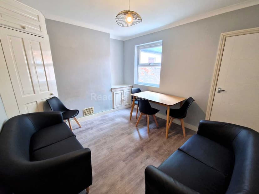 CARDIGAN ROAD - Image 1