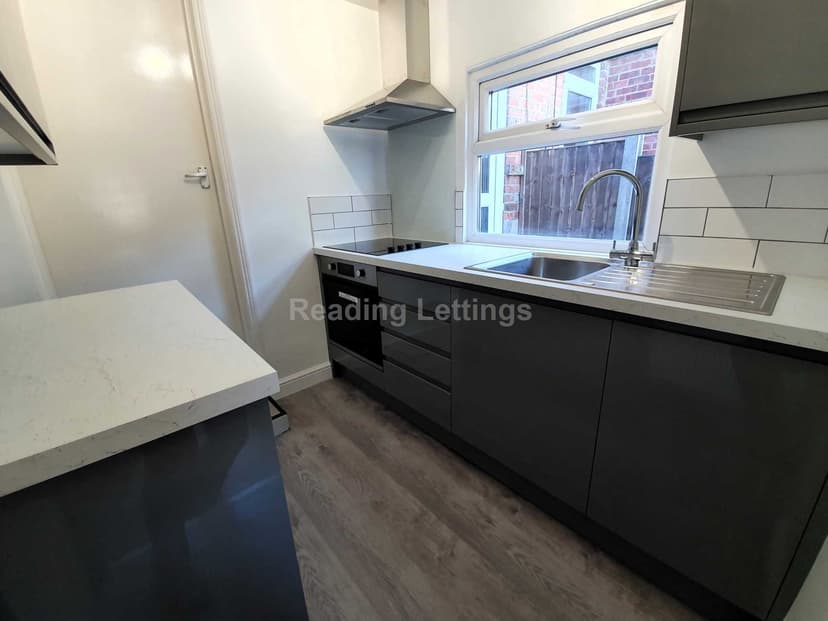 BLENHEIM GARDENS - Image 4