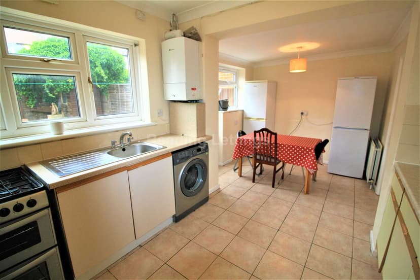 ST. PETERS ROAD - Image 4