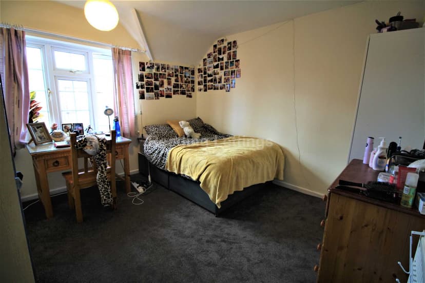 ST. PETERS ROAD - Image 9